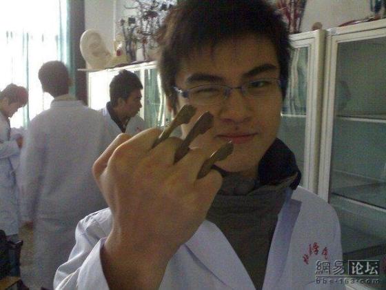 http://www.chinasmack.com/wp-content/uploads/2009/12/Medical-Students-Playing-with-Bones-11.jpg