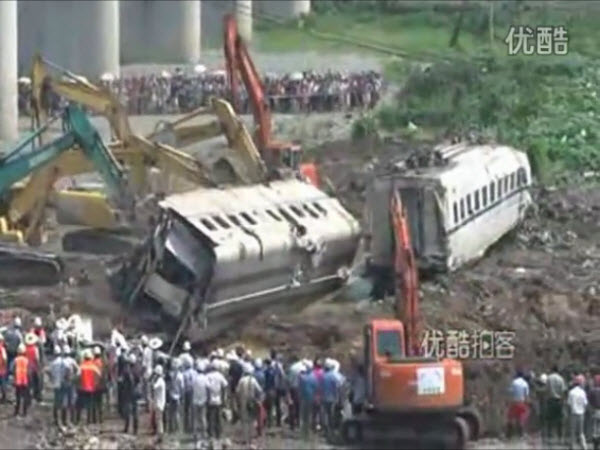 Wenzhou High-Speed Train Crash Aftermath: 5 Most Viewed Videos - ChinaSMACK